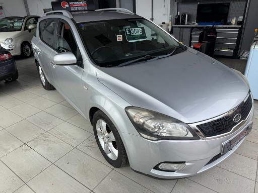 2012 CEED 2 ECODYNAMICS CRDI 89 PRICE 2,995 YEAR 2012 12 REG MILEAGE 102,413... photo